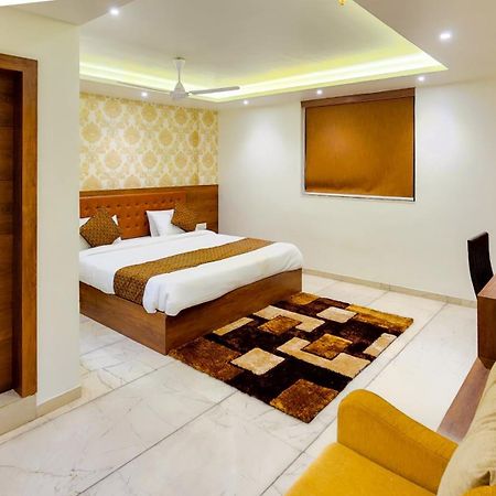 Hotel Nova Pride 拉杰果德 外观 照片