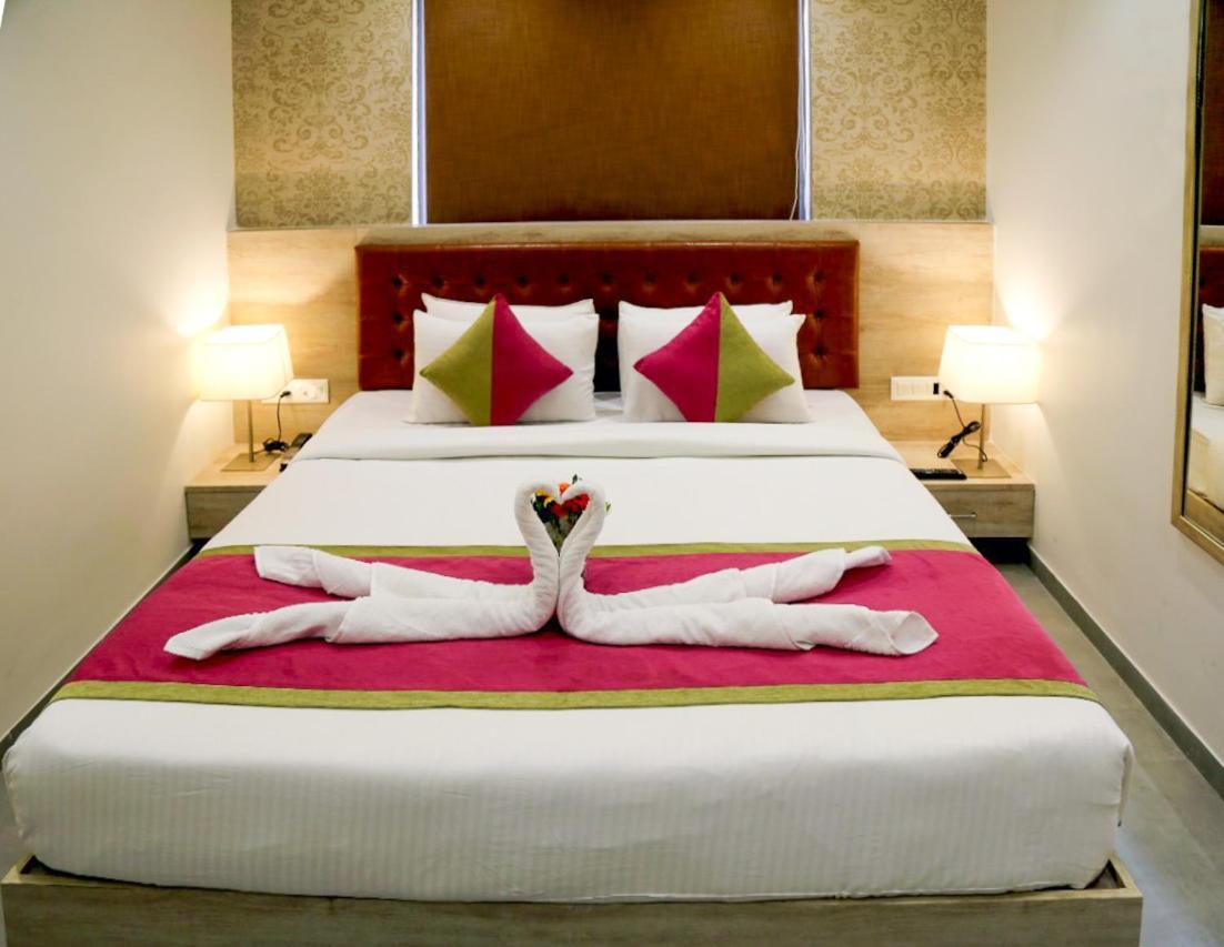 Hotel Nova Pride 拉杰果德 外观 照片