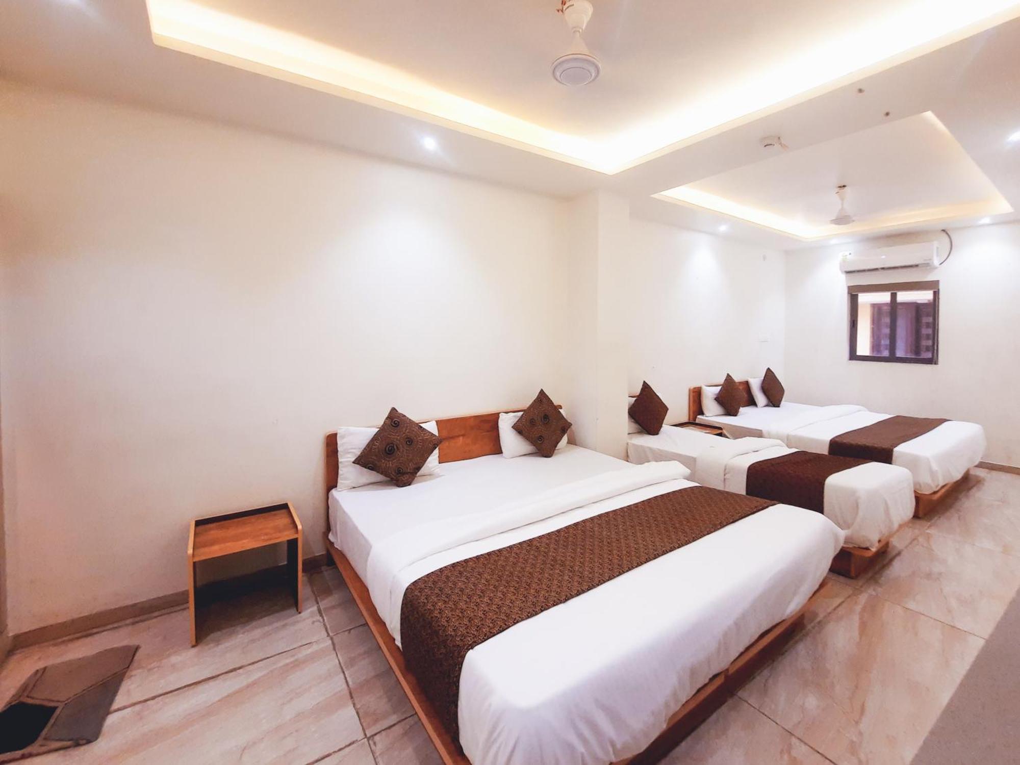 Hotel Nova Pride 拉杰果德 外观 照片