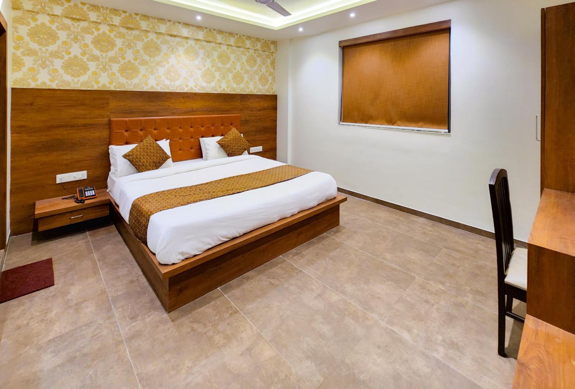 Hotel Nova Pride 拉杰果德 外观 照片