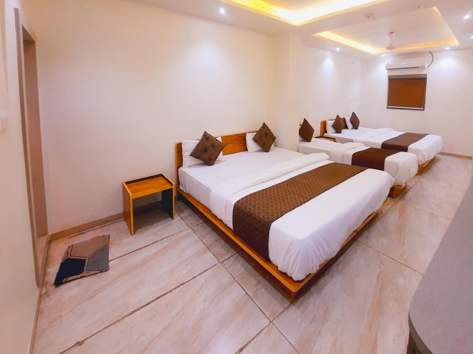 Hotel Nova Pride 拉杰果德 外观 照片