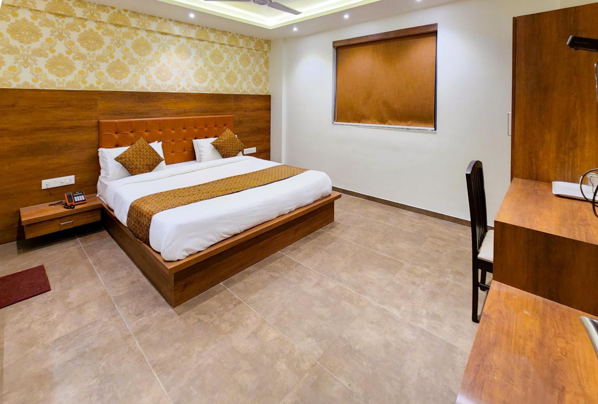 Hotel Nova Pride 拉杰果德 外观 照片